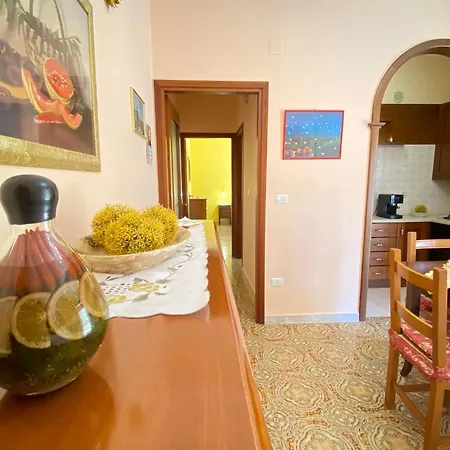 Elegant House דירה
