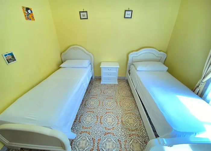 Elegant House Apartment *